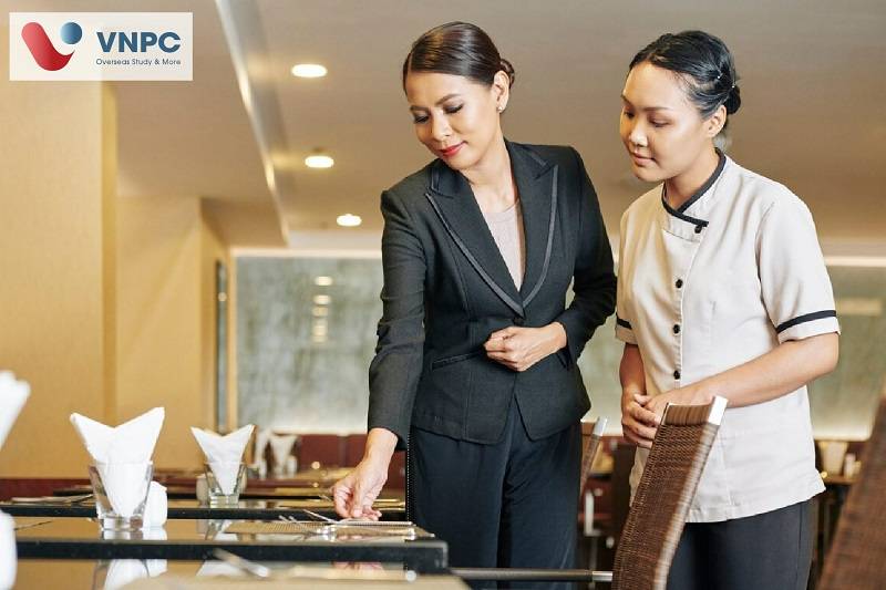 Đăng nhập King88 vina nhận +888K anh ngành quản trị khách sạn